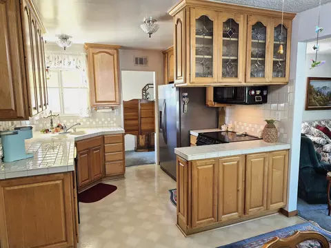 Kitchen - 7703 Cassia Ave, Riverside, CA 92504 photo 4 of 4