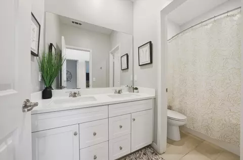 Bath - 40340 Vivaldi Ct, Indio, CA 92203 photo 3 of 3