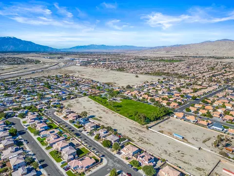 View/Area - 43820 Cape Cod Ct, Indio, CA 92203 photo 6 of 13