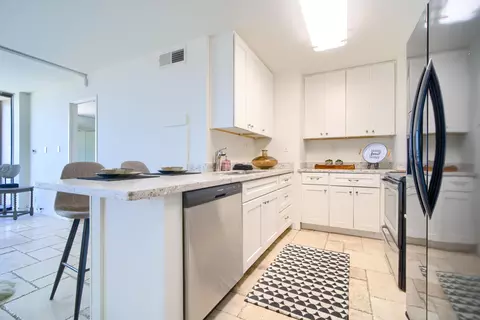 Kitchen - 1750 E Ocean Blvd, Long Beach, CA 90802 photo 1 of 2