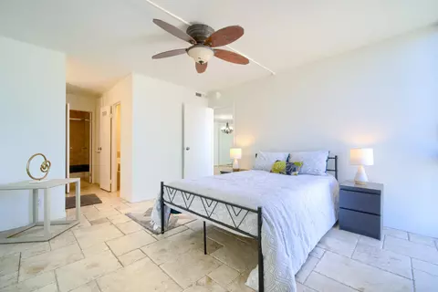 Bedroom - 1750 E Ocean Blvd, Long Beach, CA 90802 photo 2 of 2