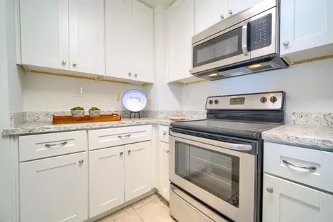 Kitchen - 1750 E Ocean Blvd, Long Beach, CA 90802 photo 2 of 2