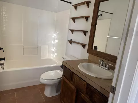 Bath - 1225 Sargo Ave, Thermal, CA 92274 photo 2 of 2