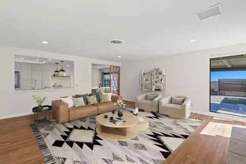 Living - 7458 Cardillo Trl, Yucca Valley, CA 92284 photo 2 of 10