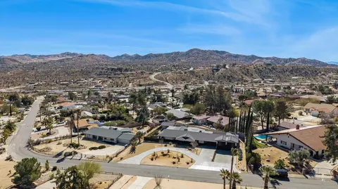 View/Area - 7458 Cardillo Trl, Yucca Valley, CA 92284 photo 4 of 6