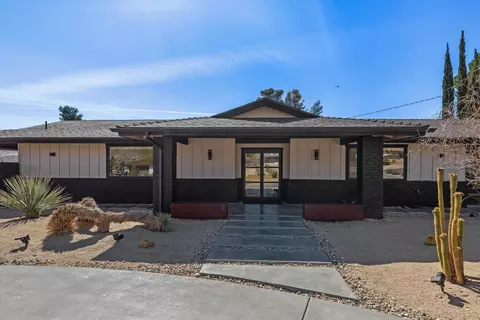 Exterior - 7458 Cardillo Trl, Yucca Valley, CA 92284 photo 2 of 7