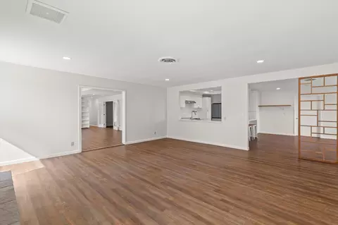 Living - 7458 Cardillo Trl, Yucca Valley, CA 92284 photo 4 of 10
