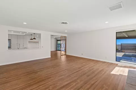 Living - 7458 Cardillo Trl, Yucca Valley, CA 92284 photo 3 of 10
