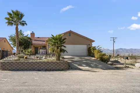 16443 Maunaloa Rd, Desert Hot Springs, CA 92240