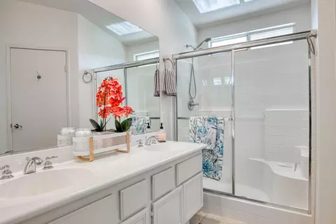 Bath - 81145 Aurora Ave, Indio, CA 92201 photo 1 of 2