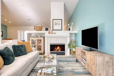 Living - 81145 Aurora Ave, Indio, CA 92201 photo 3 of 4