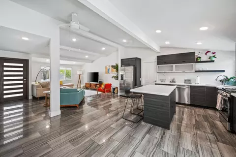 3059 N Biskra Rd, Palm Springs, CA 92262