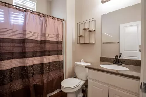 Bath - 48914 Chichen Itza Rd, Coachella, CA 92236 photo 1 of 4