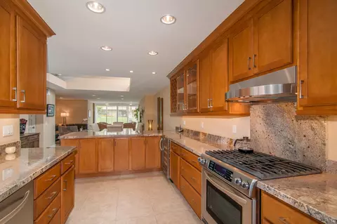 48275 Racquet Ln, Palm Desert, CA 92260