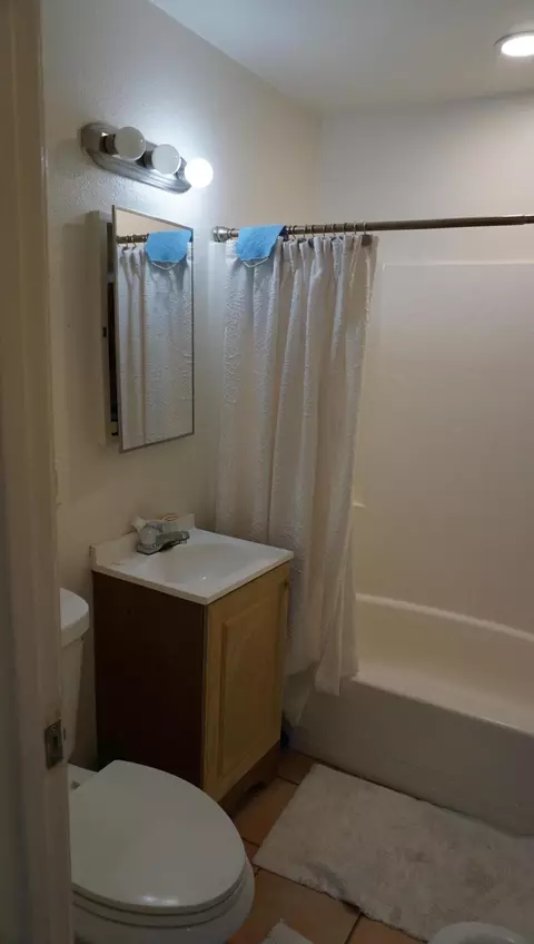 Bath - 82168 Crest Ave, Indio, CA 92201 photo 1 of 3