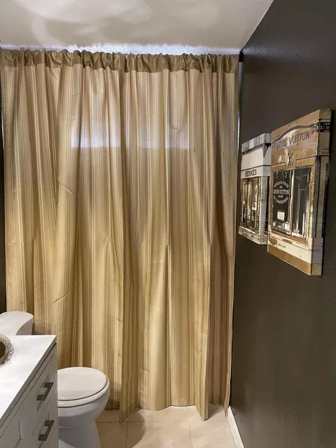 Bath - 14818 Desert Star Rd, Apple Valley, CA 92307 photo 1 of 2