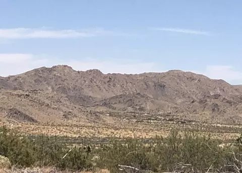 108 Granada Dr, Joshua Tree, CA 92252