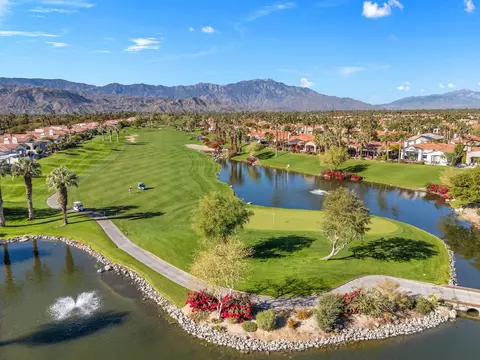 650 Gold Canyon Dr, Palm Desert, CA 92211