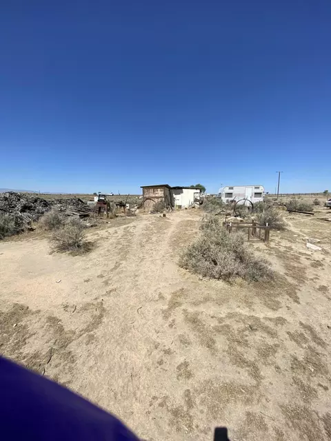 267 Bella Vista Dr, Adelanto, CA 92301