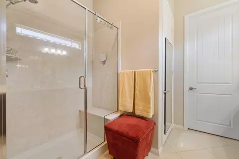 Bath - 39228 Calle Negrete, Indio, CA 92203 photo 2 of 3