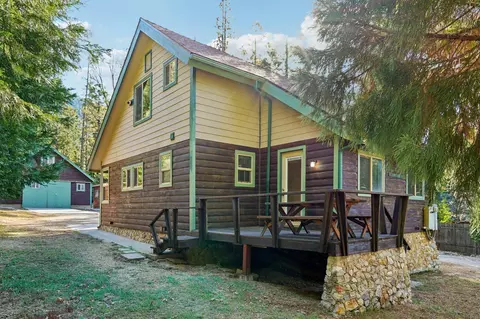 25140 Lodge Rd, Idyllwild, CA 92549