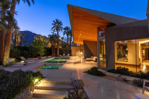 740 N Prescott Dr, Palm Springs, CA 92262