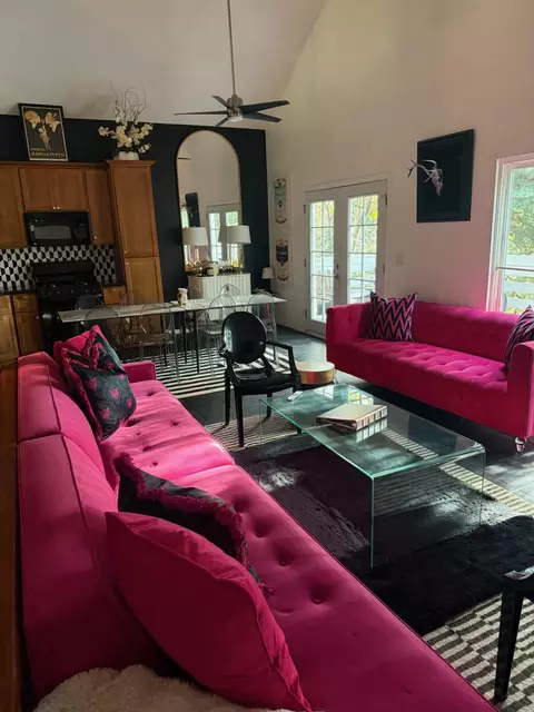 759 Ivy Ln, Lake Arrowhead, CA 92352