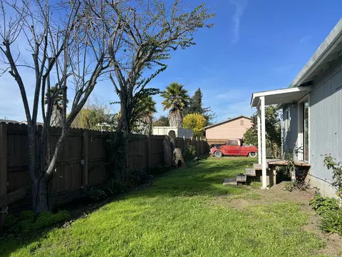 Exterior - 28 Kadderly Ln, Watsonville, CA 95076 photo 6 of 6