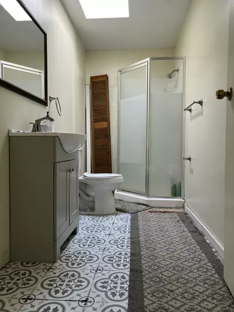 Bath - 28 Kadderly Ln, Watsonville, CA 95076 photo 1 of 1