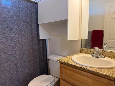 Bath - 1934 Sunset Ave, Thermal, CA 92274 photo 1 of 3