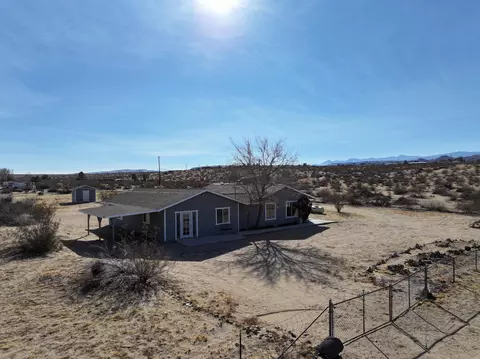 Exterior - 1176 Belfield Blvd, Landers, CA 92285 photo 7 of 9