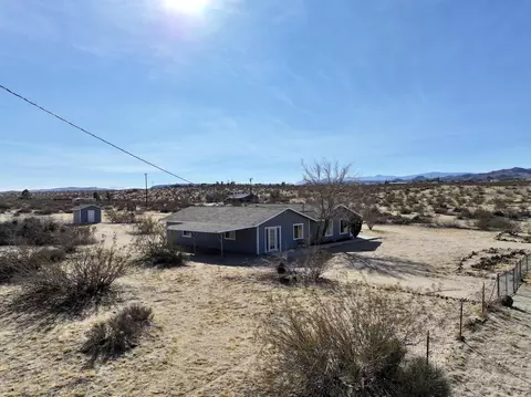Exterior - 1176 Belfield Blvd, Landers, CA 92285 photo 2 of 9