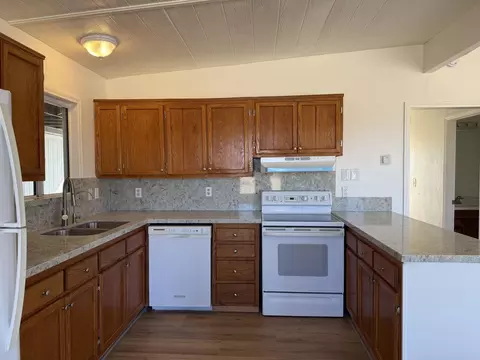 Kitchen - 1176 Belfield Blvd, Landers, CA 92285 photo 1 of 2