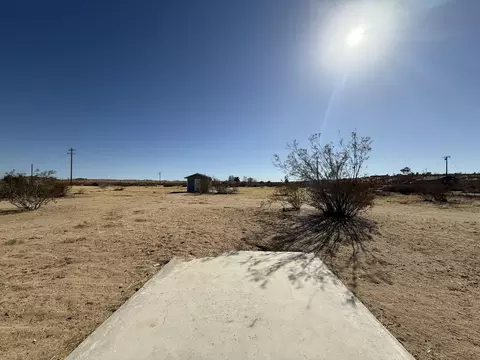 Exterior - 1176 Belfield Blvd, Landers, CA 92285 photo 6 of 9