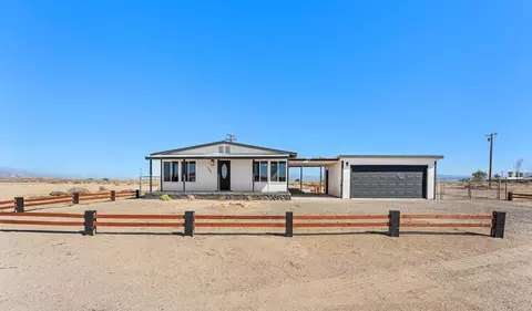 786 Molokai Ave, Thermal, CA 92274
