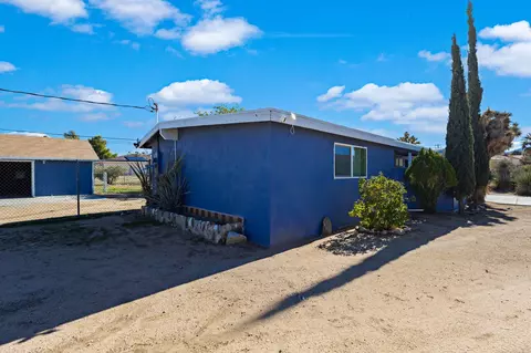 Exterior - 7517 Alaba Ave, Yucca Valley, CA 92284 photo 5 of 11