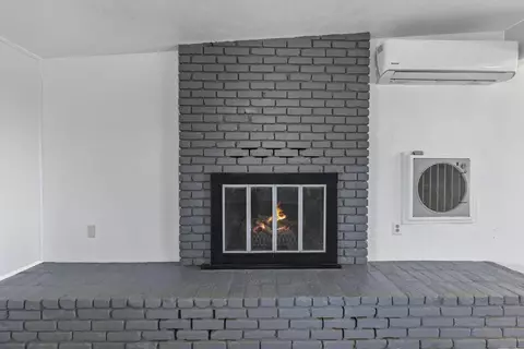 Living - 7517 Alaba Ave, Yucca Valley, CA 92284 photo 4 of 6