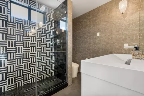 Bath - 6451 Red Bluff Ave, Yucca Valley, CA 92284 photo 6 of 6