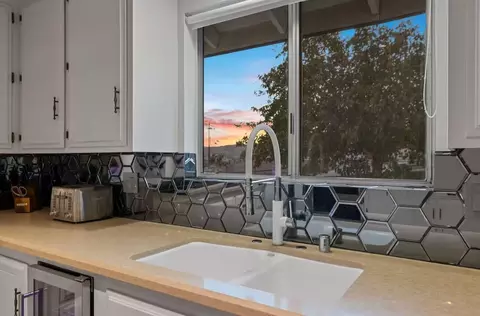 Kitchen - 6451 Red Bluff Ave, Yucca Valley, CA 92284 photo 7 of 7