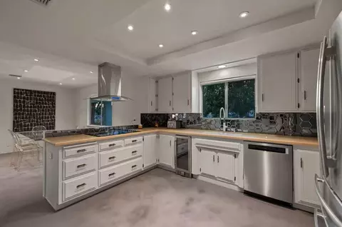 Kitchen - 6451 Red Bluff Ave, Yucca Valley, CA 92284 photo 5 of 7