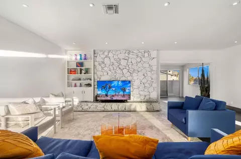 Living - 6451 Red Bluff Ave, Yucca Valley, CA 92284 photo 3 of 8