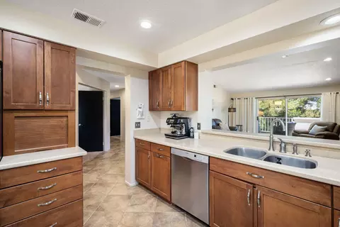 340 Vista Royale Dr, Palm Desert, CA 92211