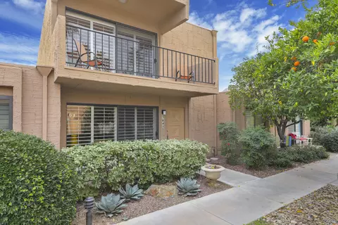 5645 Los Coyotes Dr, Palm Springs, CA 92264