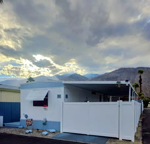 31 Black Hawk St, Palm Springs, CA 92264