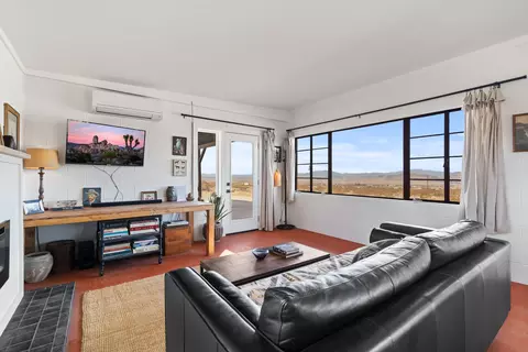 Living - 52079 Ocotillo Rd, Johnson Valley, CA 92285 photo 4 of 7
