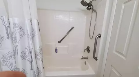 Bath - 1987 Sunset Ave, Thermal, CA 92274 photo 2 of 2
