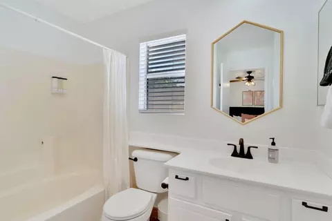 Bath - 83347 Mango Walk, Indio, CA 92201 photo 1 of 2