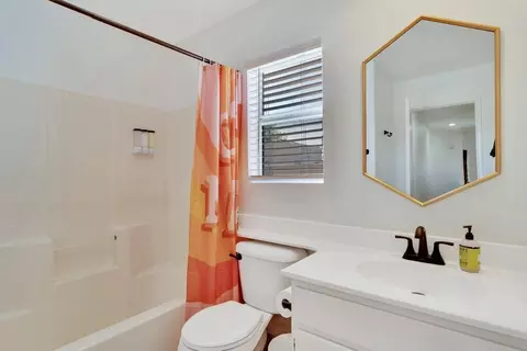 Bath - 83347 Mango Walk, Indio, CA 92201 photo 2 of 2