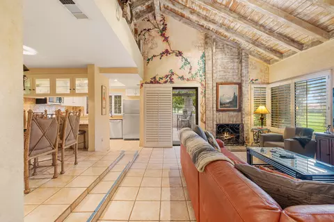 21 Pueblo Vista Dr, Palm Springs, CA 92264