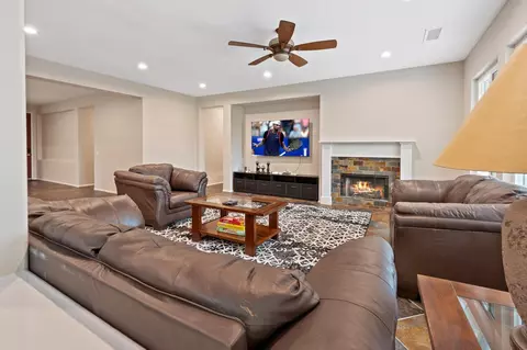 Living - 49335 Douglas St, Indio, CA 92201 photo 2 of 4